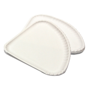 Platos triangulares de cartón blanco
