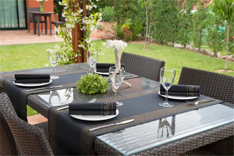 tu-y-yo-pre-120cm-20-ser-arabesco-55-g-m2-040x24-m-negro-airlaid4