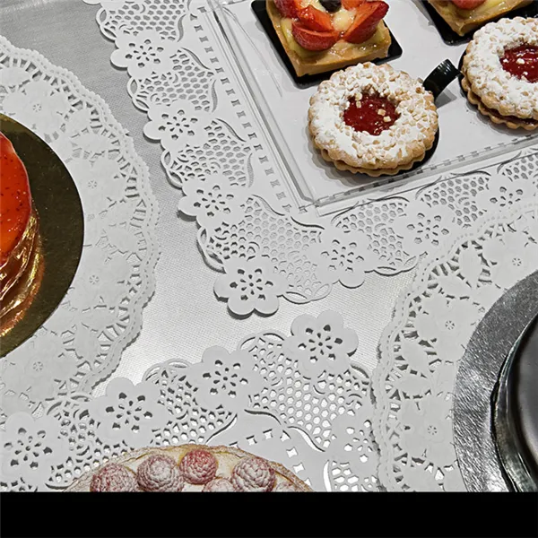 blondas-rectangulares-caladas-de-color-blanco-53-g-m2-45x36cm3