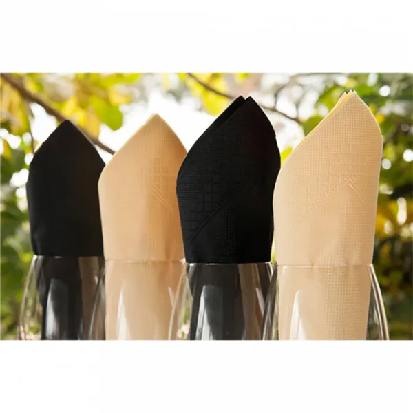 servilletas-ecolabel-4-capas-quattro-21-g-m2-45x45-cm-negro-tissue3