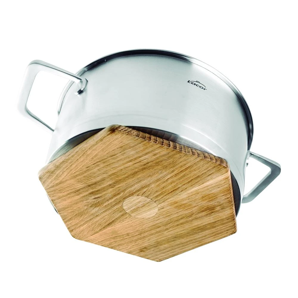 63041-SALVAMANTELES MADERA EN USO 1